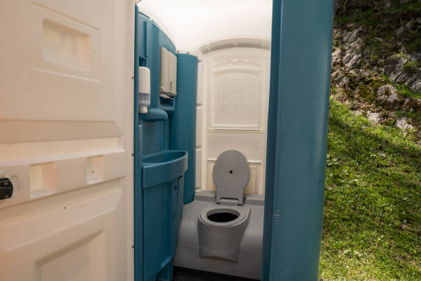 Best Luxury portable toilet rental  in Headland, AL